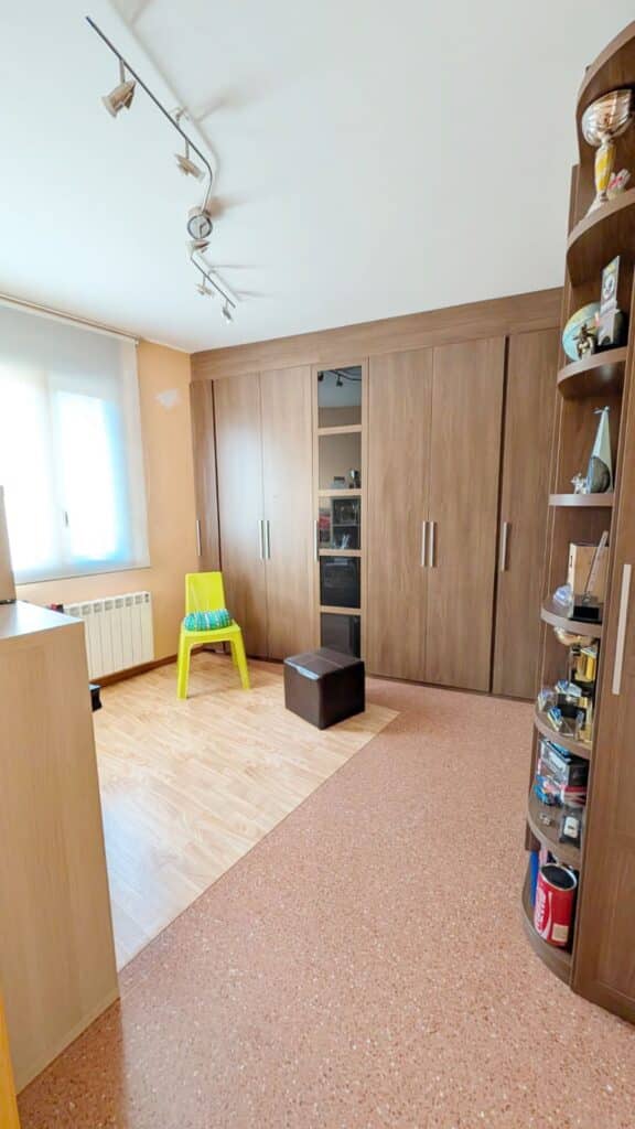 WhatsApp Image 2025-12-18 at 15.57.10 (2)